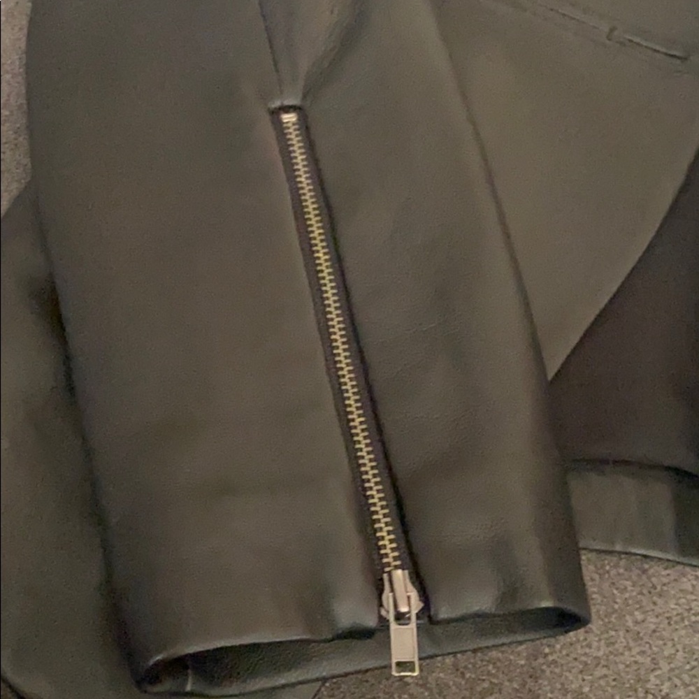 Elizabeth and James Featherweight Leather Blazer - Picture 9 of 10